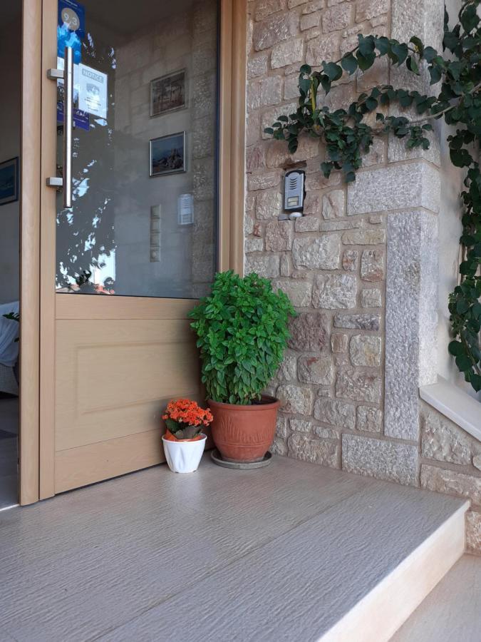 Kritikos Rooms Monemvasia Exterior photo